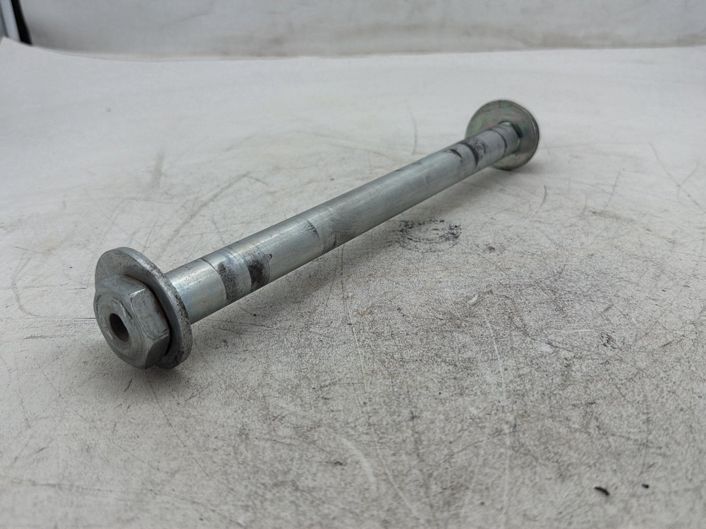 2016 Harley Electra Glide Touring Ultra OEM Rear Wheel Axle Bolt Shaft 43000002