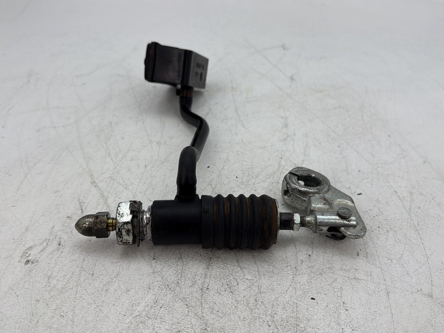 1996 Harley Electra Glide Touring FLHT OEM Rear Brake Master Cylinder Reservoir