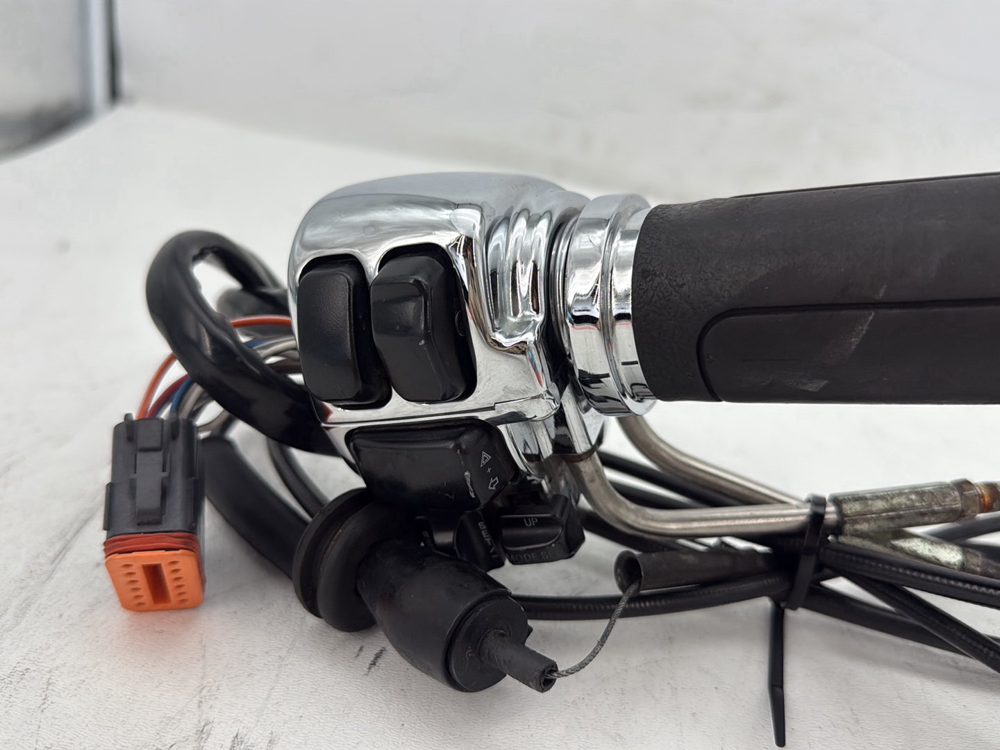 2003 Harley Electra Glide Touring Ultra FLHTCUI OEM Right Engine Start Kill Switches Controls