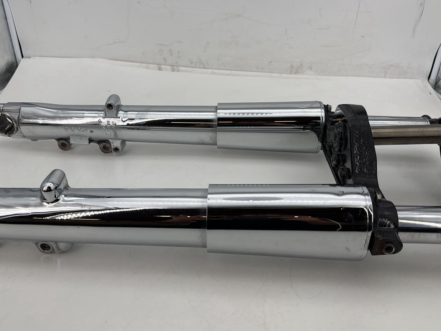 2013 Harley Street Glide Touring FLHX OEM Front Triple Tree Set & LH RH Fork Legs Sliders