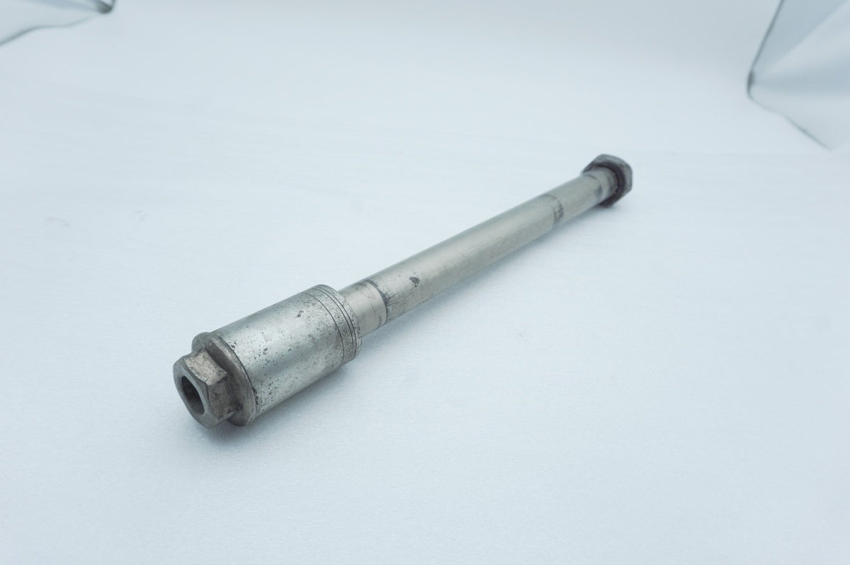 2008 - 2016 Harley-Davidson Dyna Wide Glide Rear Wheel Axle Bolt Shaft 41547-07A