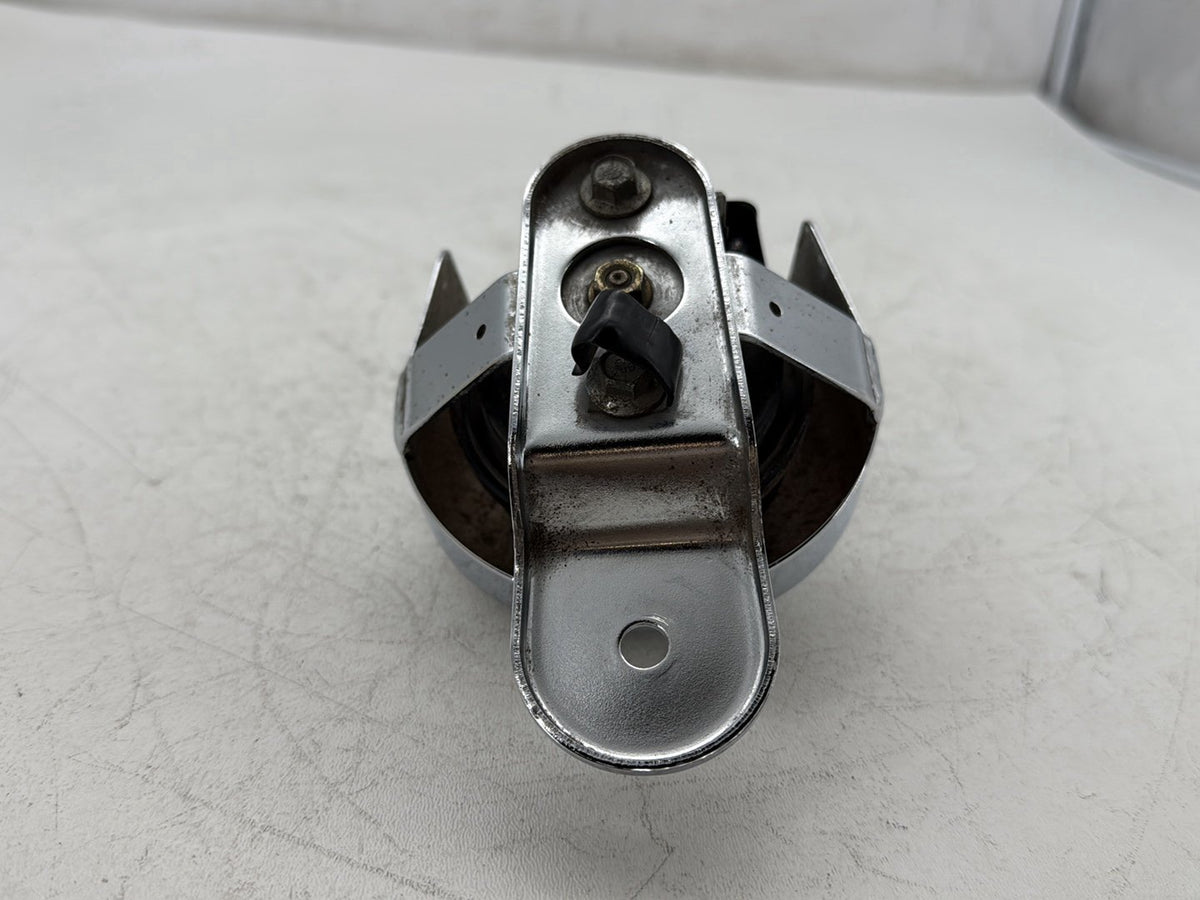 2000 Harley Electra Glide Touring Ultra OEM Horn Signal Klaxon Chrome Cover