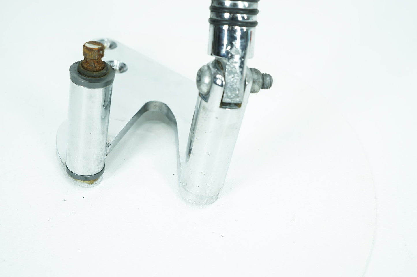 2013 Harley-Davidson Dyna FXDC - Left Forward Control Shifter Peg
