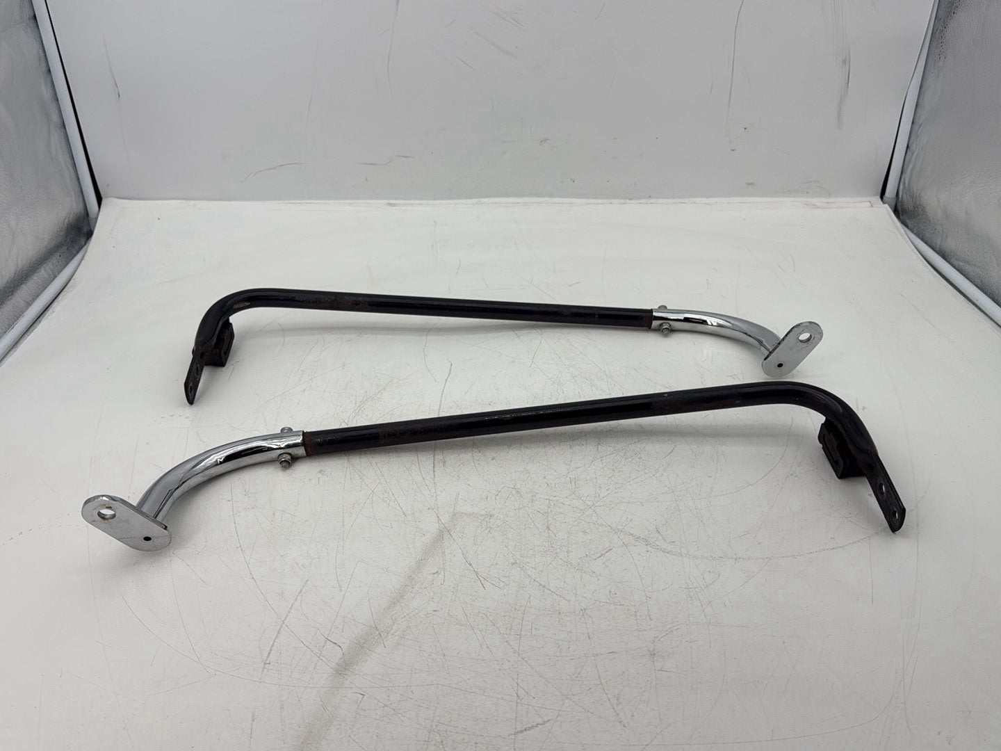 2007 Harley Touring FLHTCU Electra Glide Ultra OEM Rear Left Right Saddlebag Guard Rails Bar