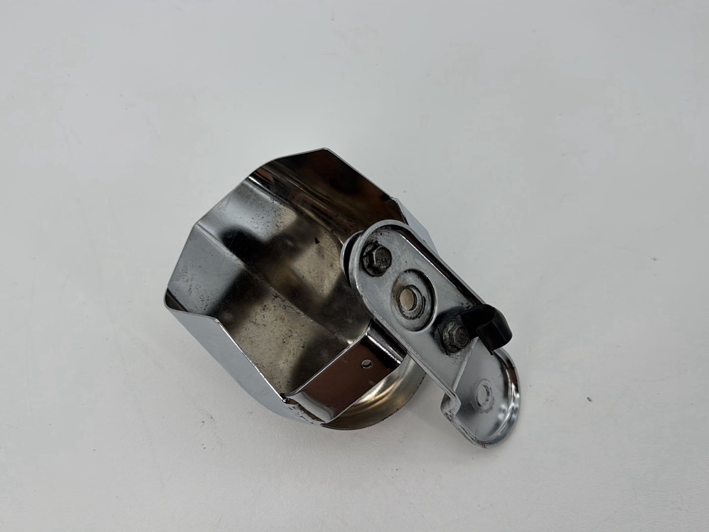 1999 - 2006 Harley-Davidson Touring Electra Glide Classic Horn Signal Klaxon Chrome Cover  	69012-93A