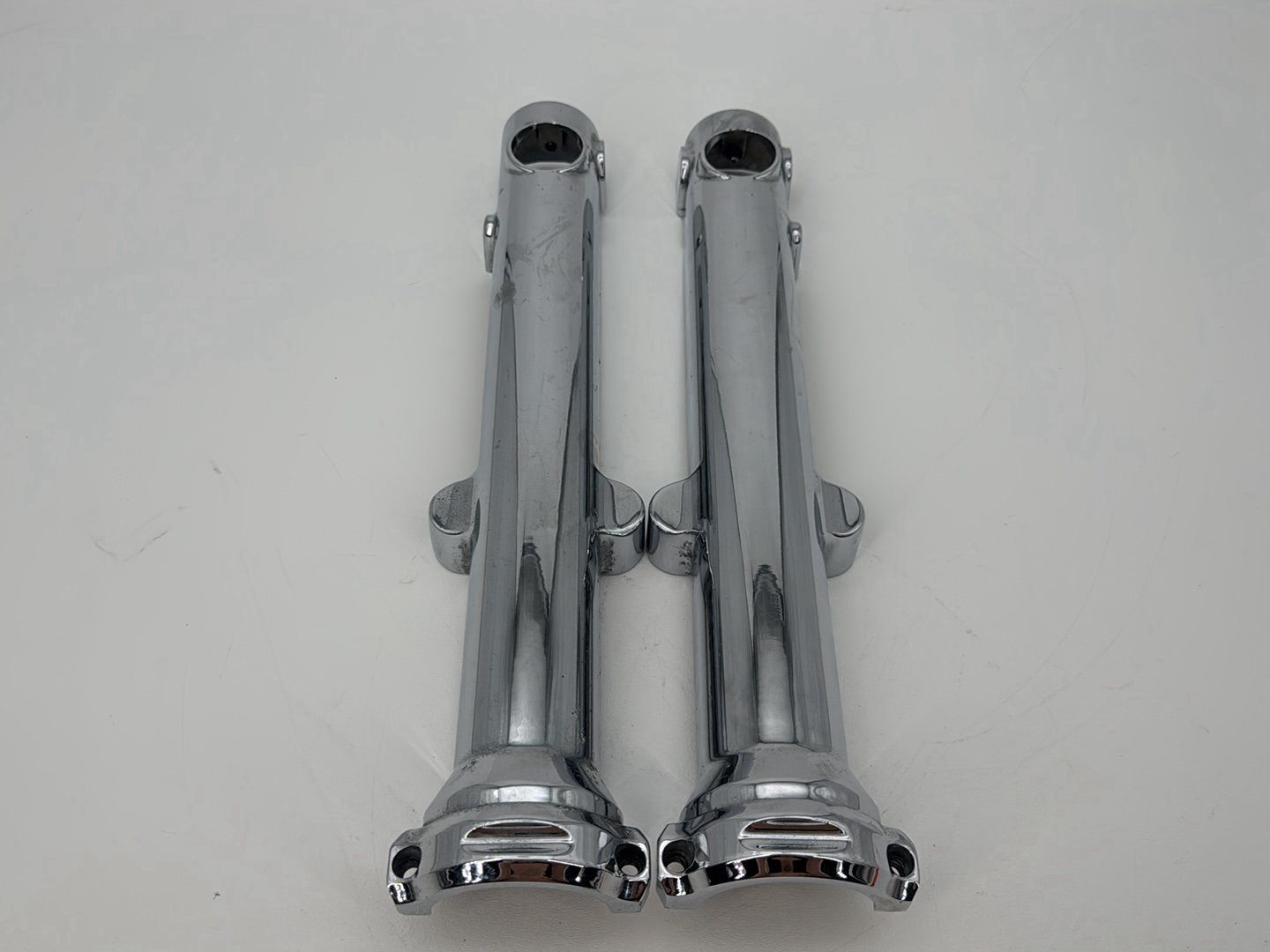 1999 - 2006 Harley-Davidson Dyna Low Rider Front Left & Right Fork Legs Sliders Chrome