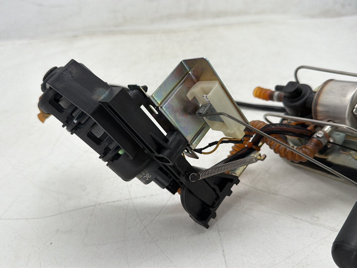 07 Harley Electra Glide Touring Ultra OEM Fuel Pump Gas Gasoline Petrol Sending