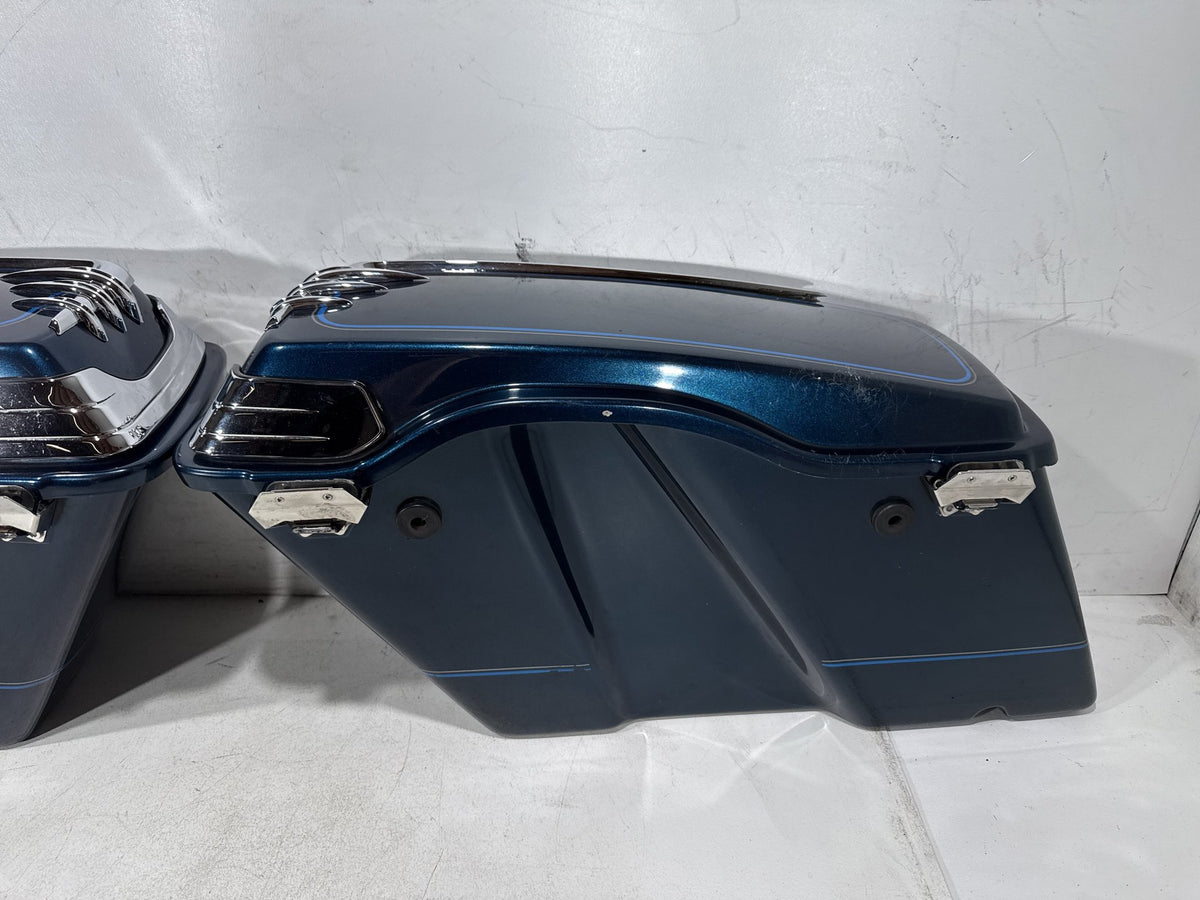 02 Harley Electra Glide Touring Classic OEM Left Right Saddlebags Luggage NOKey