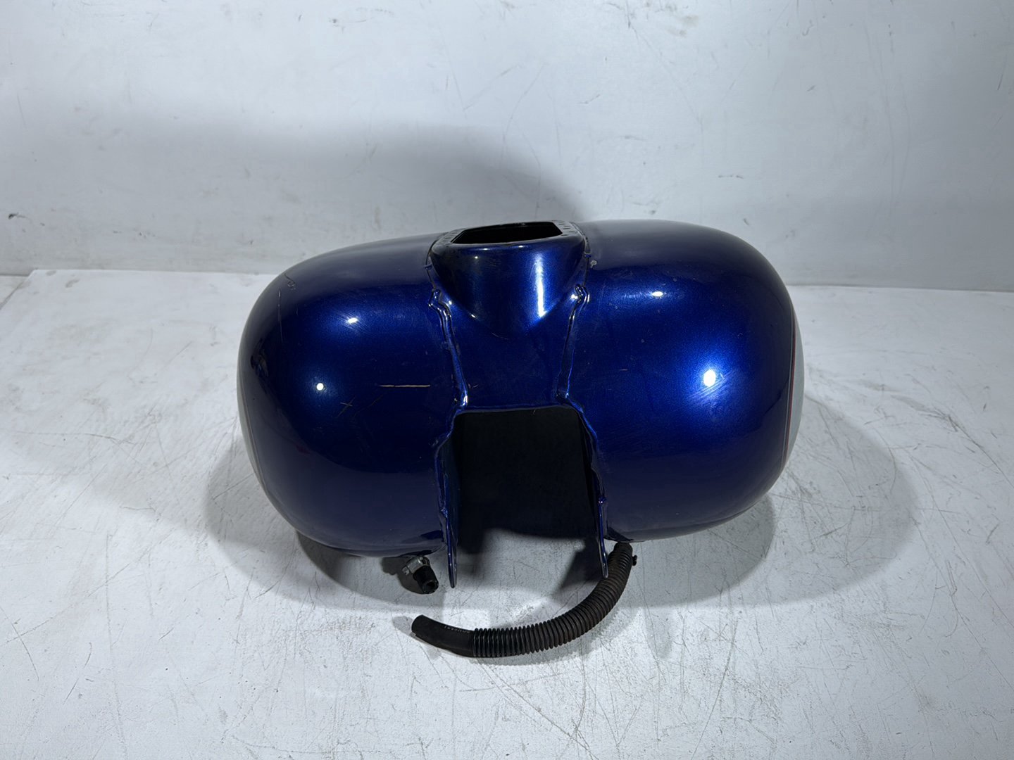 2006 Harley Touring FLHTCI Electra Glide Classic OEM Fuel Gas Tank Gasoline Reservoir