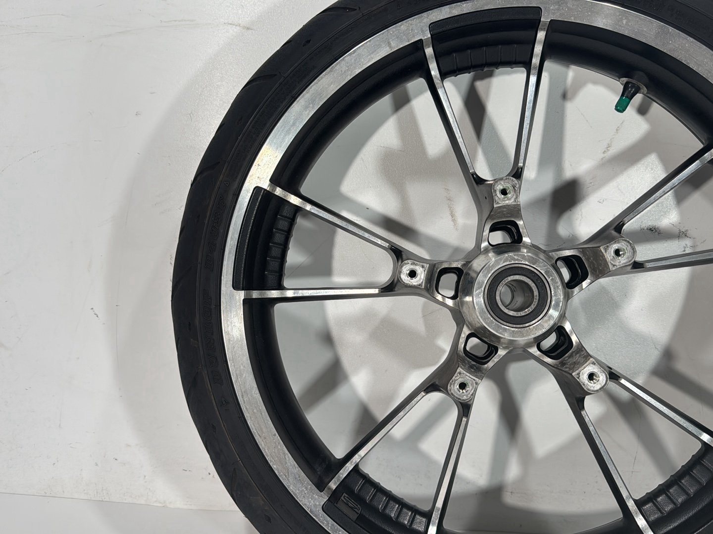 2007 Harley Street Glide Touring FLHX OEM Front Wheel Rim Tire 130/60B19