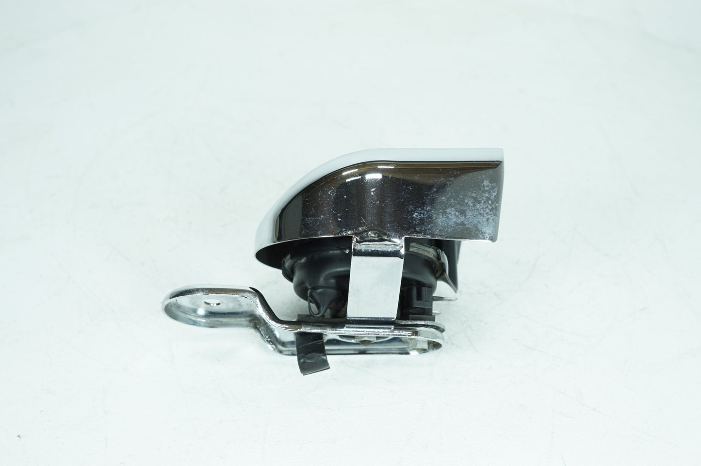 2007 - 2013 Harley-Davidson Touring Electra Glide Ultra Horn Signal Klaxon Chrome Cover 69060-90F