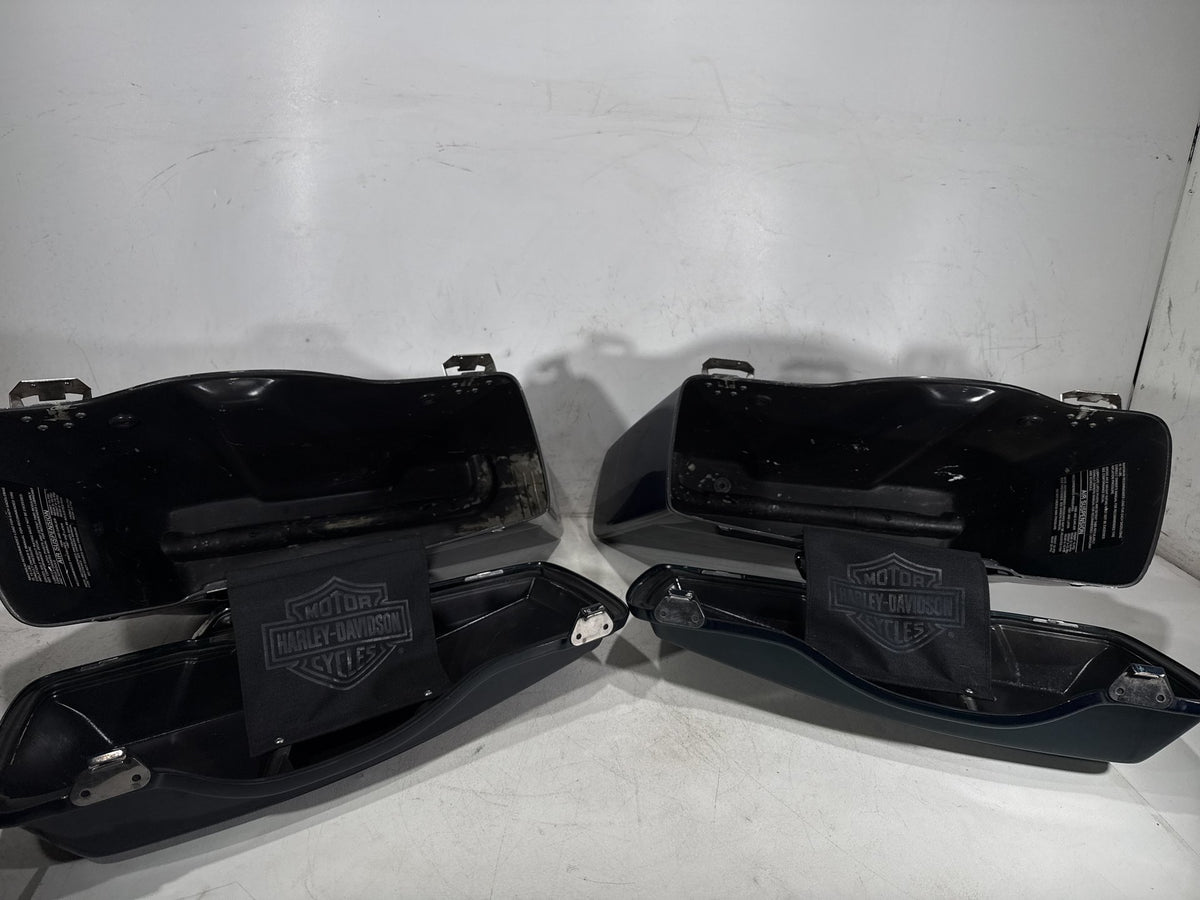 01 Harley Electra Glide Touring Classic OEM Left Right Saddlebags Luggage NOKey