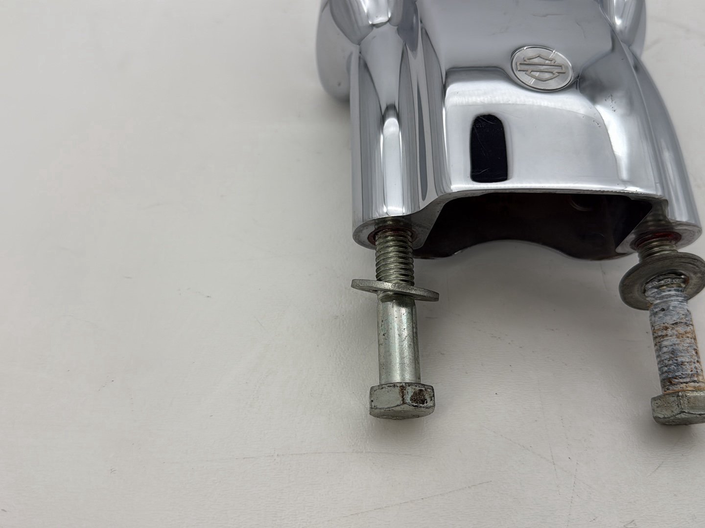 2009 Harley Sportster XL1200C 1200 Custom OEM Front Handlebar Riser Top Clamp Chrome