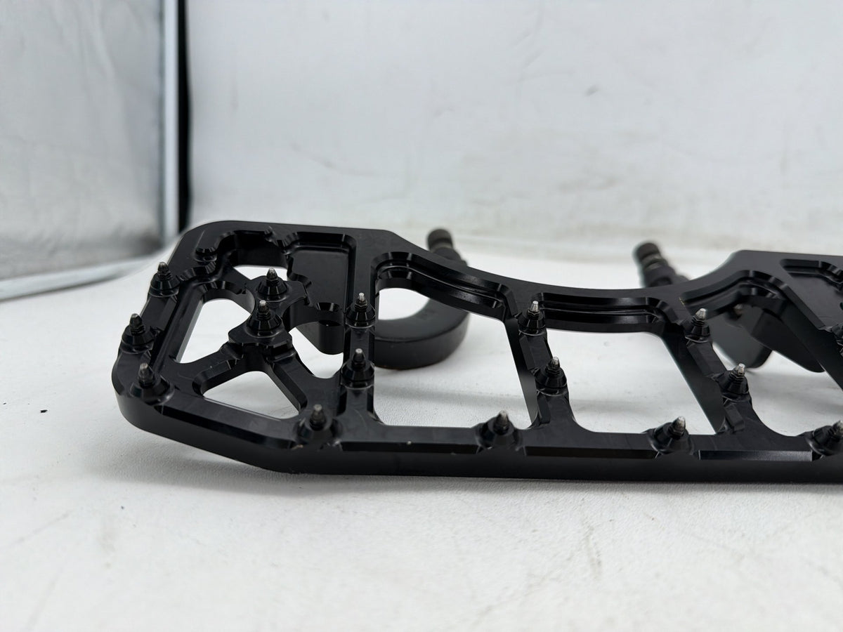 06 Harley Street Glide Touring Left Right Driver Floorboard Foot Rest CNC Billet