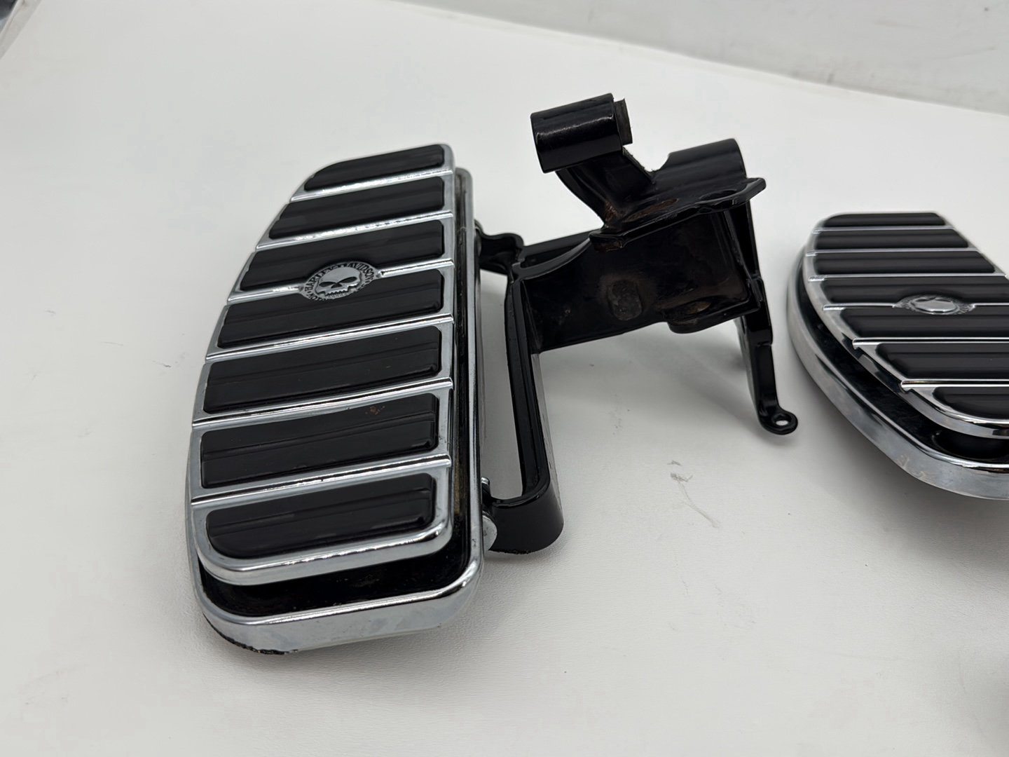 2007 Harley Softail Heritage Classic FLSTC OEM Left Right Driver Floorboard Foot Rest