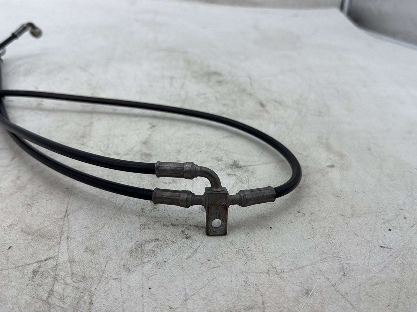 2012 Harley Dyna FXDF Fat Bob OEM Front Brake Hose Line Pipe NON-abs