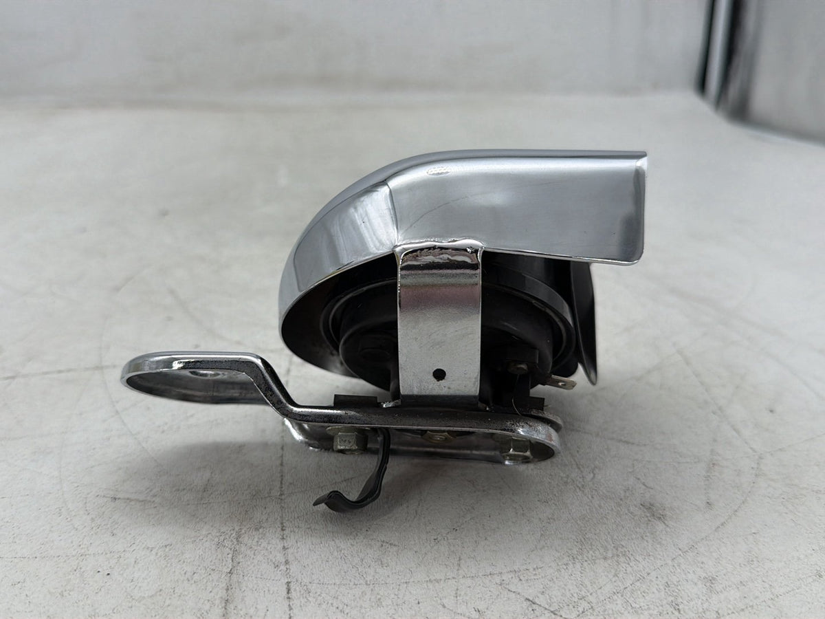 2003 Harley Softail Deuce FXSTD OEM Horn Signal Klaxon Chrome Cover