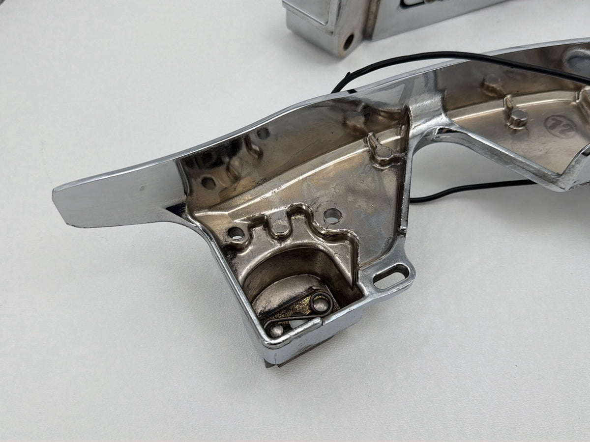 2014 Harley Electra Glide Touring Left Right Saddlebag Fender Struts Brackets