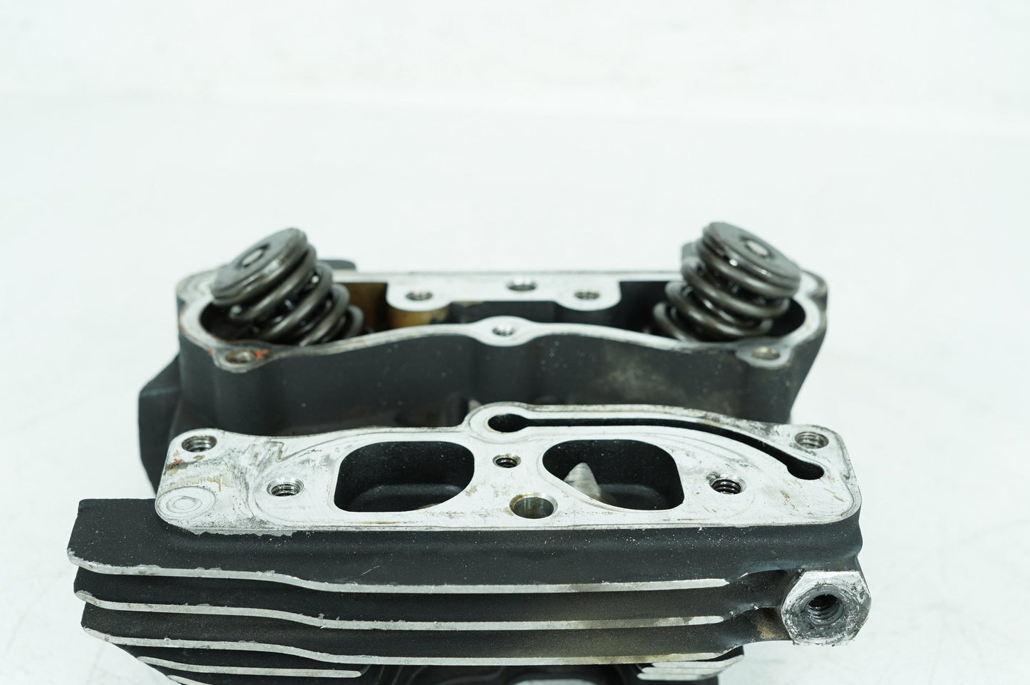 1999 - 2006 Harley-Davidson Touring Road King Rear Twin Cam Engine Cylinder Head 16725-99