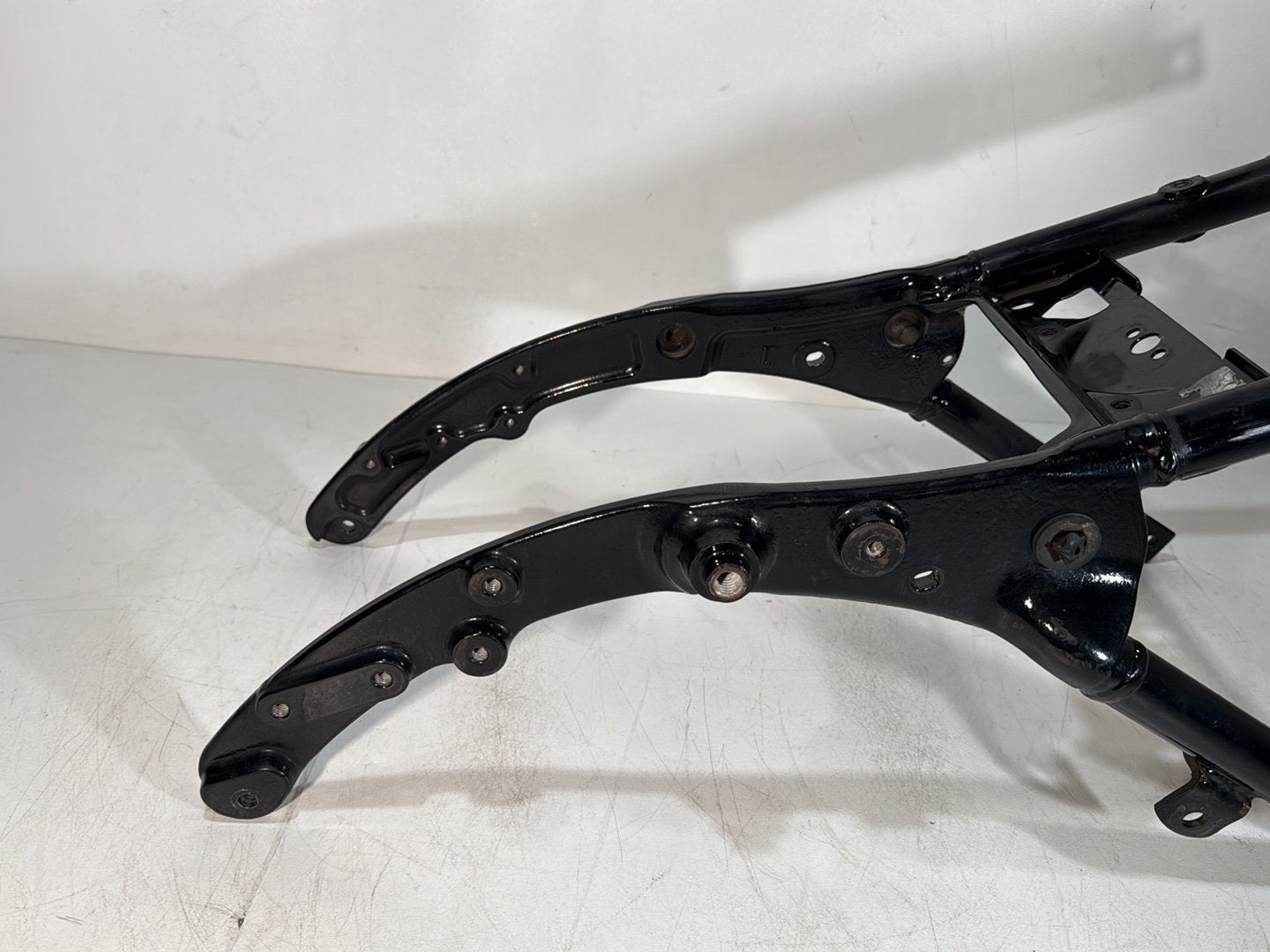 2008 - 2016 Harley-Davidson Touring Electra Glide Ultra Rear Sub Frame Subframe Tail Rail 	48079-09BHP