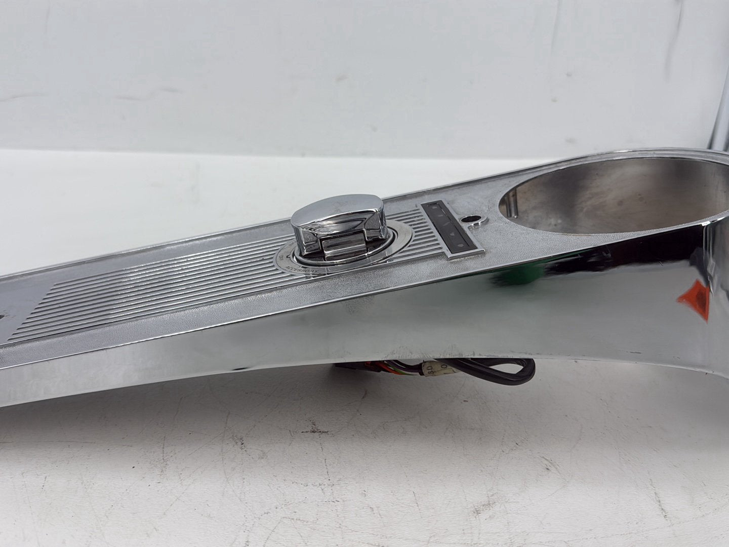 2005 Harley Touring FLHRCI Road King Classic OEM Fuel Gas Tank Dash Console NOKey