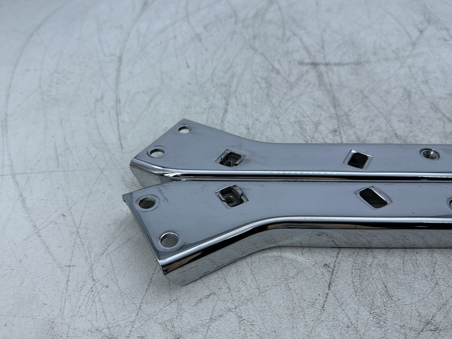 07 Harley Touring Electra Glide OEM Left &amp; Right Saddlebag Mount Brackets
