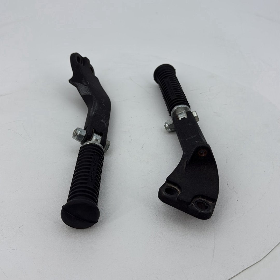 2007 - 2012 Harley-Davidson Dyna Super Glide Passenger Left & Right Foot Pegs 49224-06A