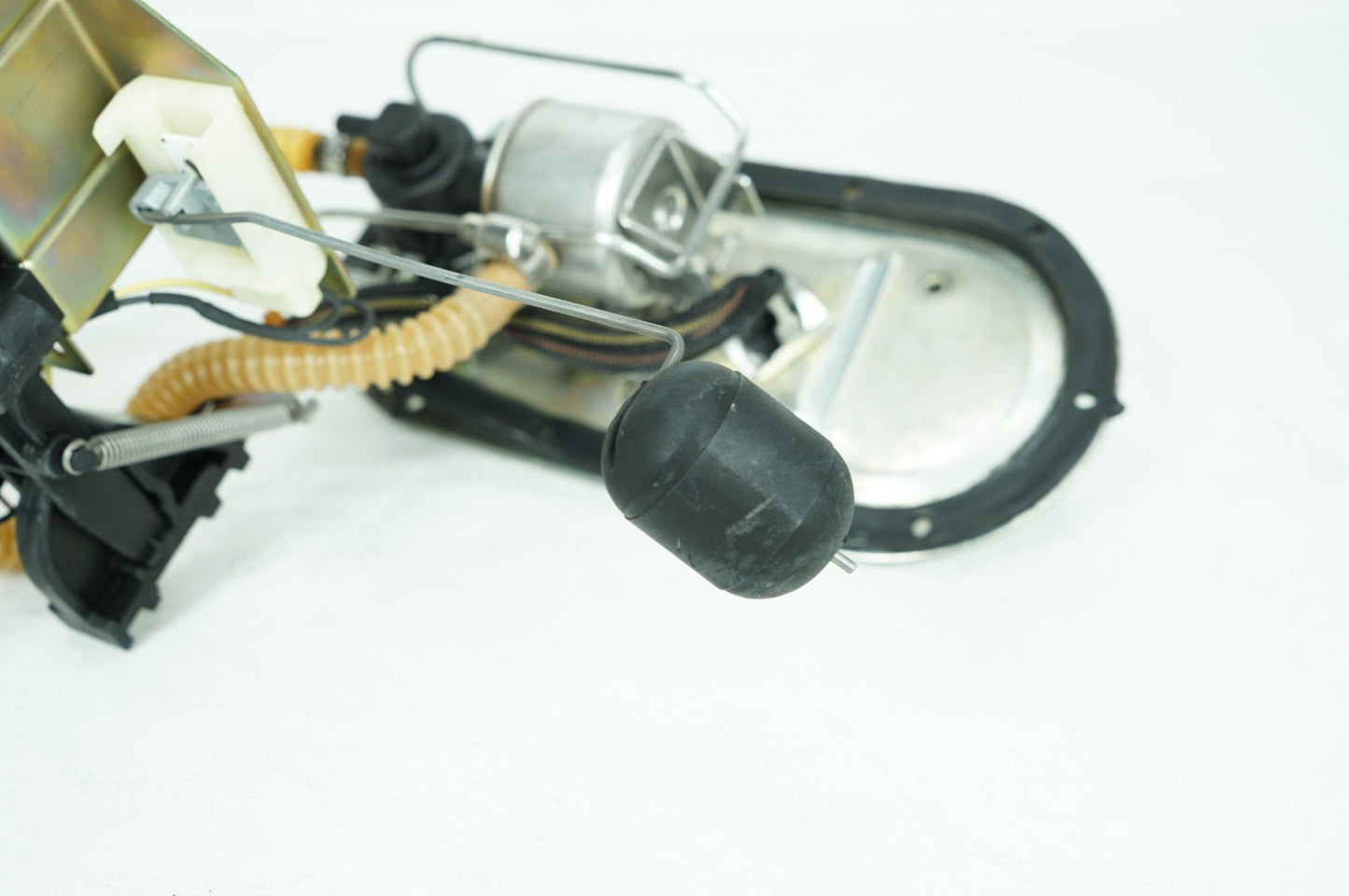 2000 - 2006 Harley-Davidson Touring CVO Screamin Eagle Road King Fuel Pump Gas Gasoline Petrol Sending 62897-01B