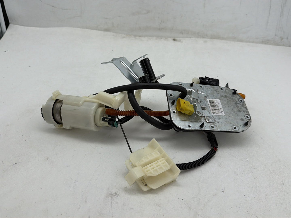 2015 Harley Softail Deluxe FLSTN OEM Fuel Pump Gas Gasoline Petrol Sending