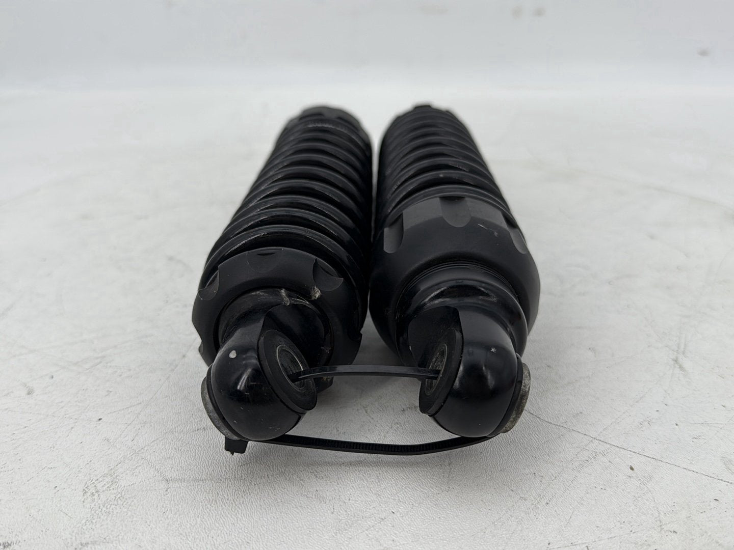 1999 - 2006 Harley-Davidson Touring Electra Glide Ultra Rear Left Right Shock Absorbers Progressive Suspension