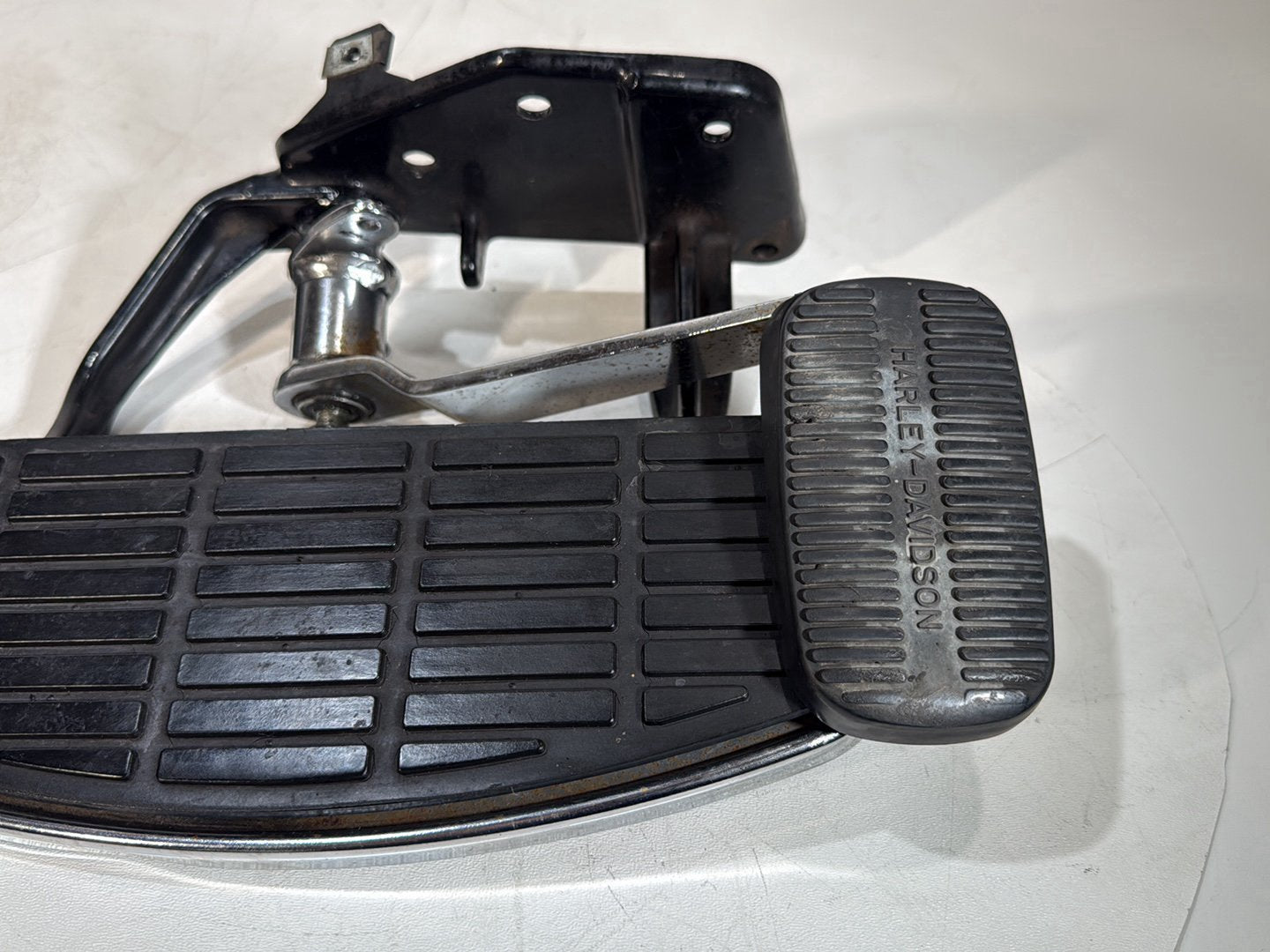 1986 - 1998 Harley-Davidson Softail Heritage Classic Right Driver 1 Floorboard Foot Rest 42431-87A , 42407-87C