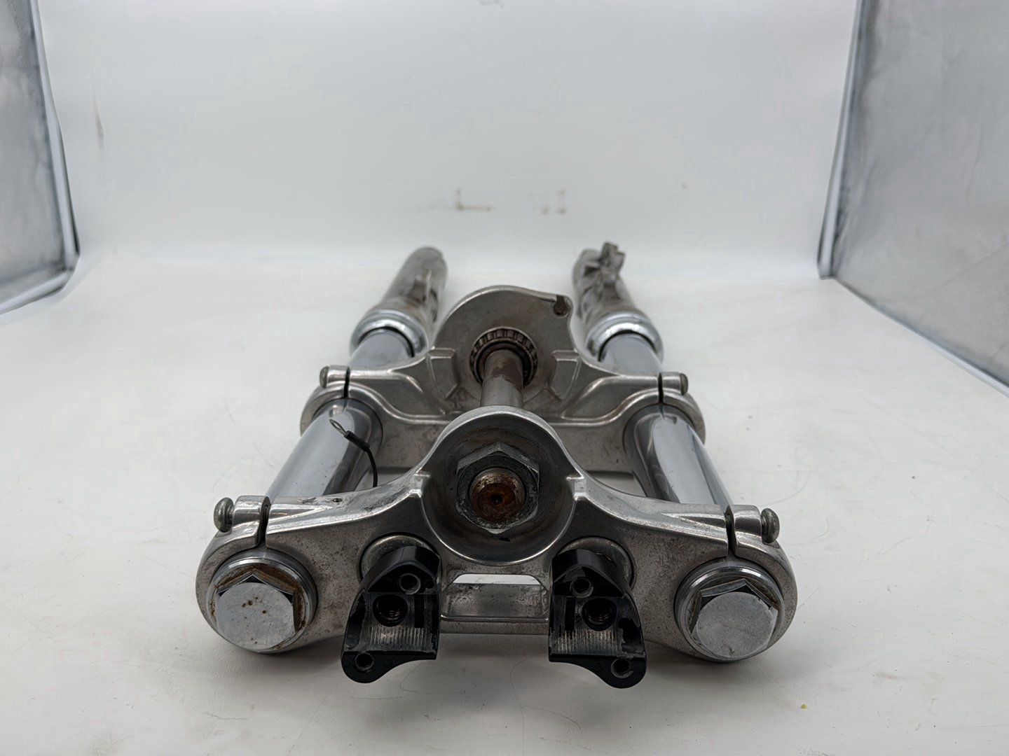 1999 - 2006 Harley-Davidson Dyna Super Glide Front Triple Tree Set & LH RH Fork Legs Sliders 45538-06