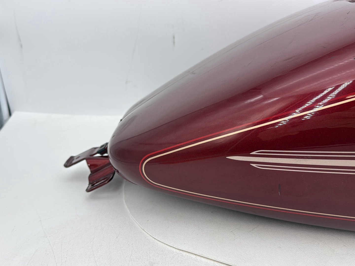 2007 - 2011 Harley-Davidson Touring Electra Glide Ultra Fuel Gas Tank Gasoline Reservoir 61356-08