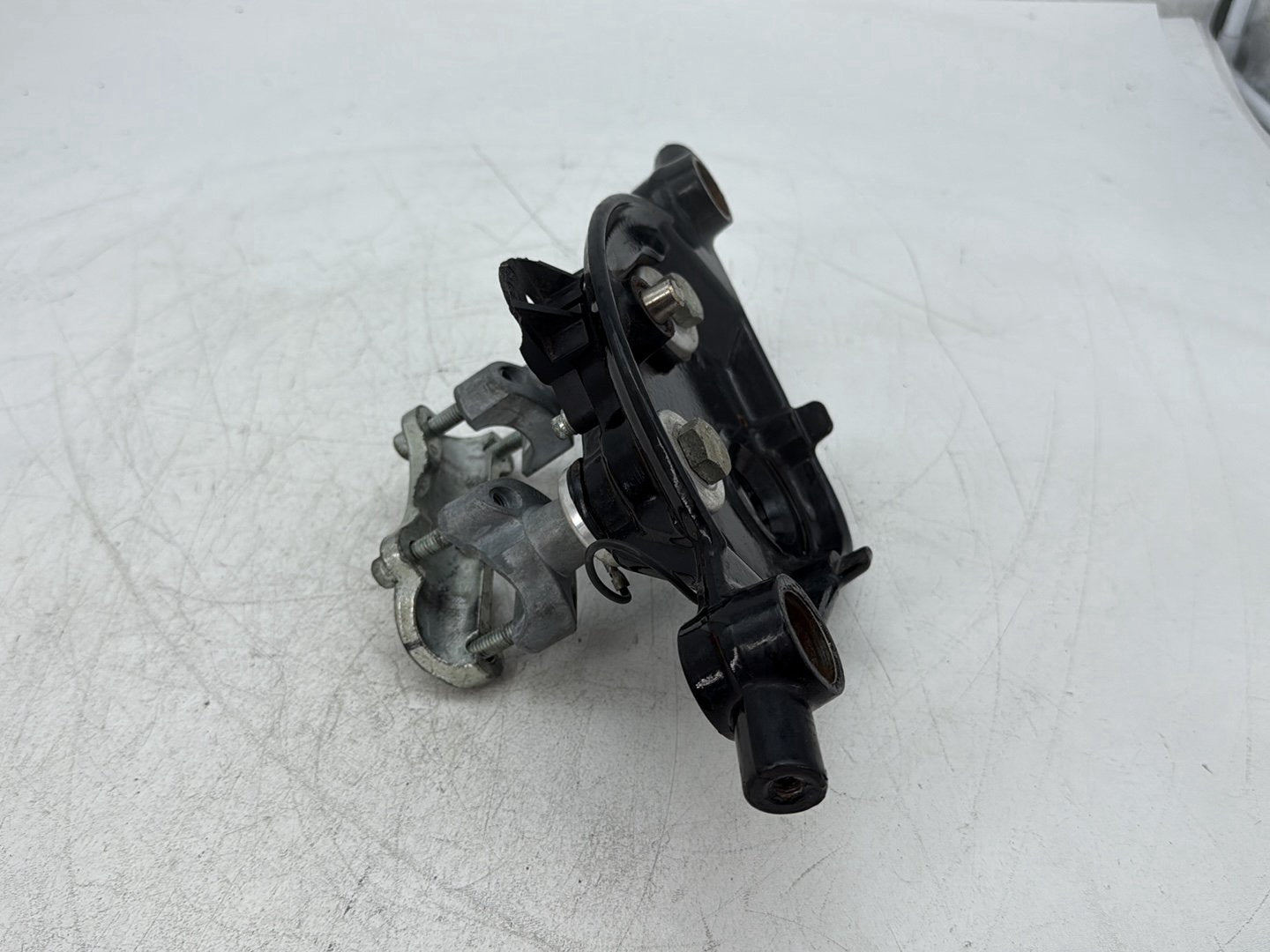 2010 Harley Street Glide Touring FLHX OEM Front Fork Upper Triple Tree Clamps