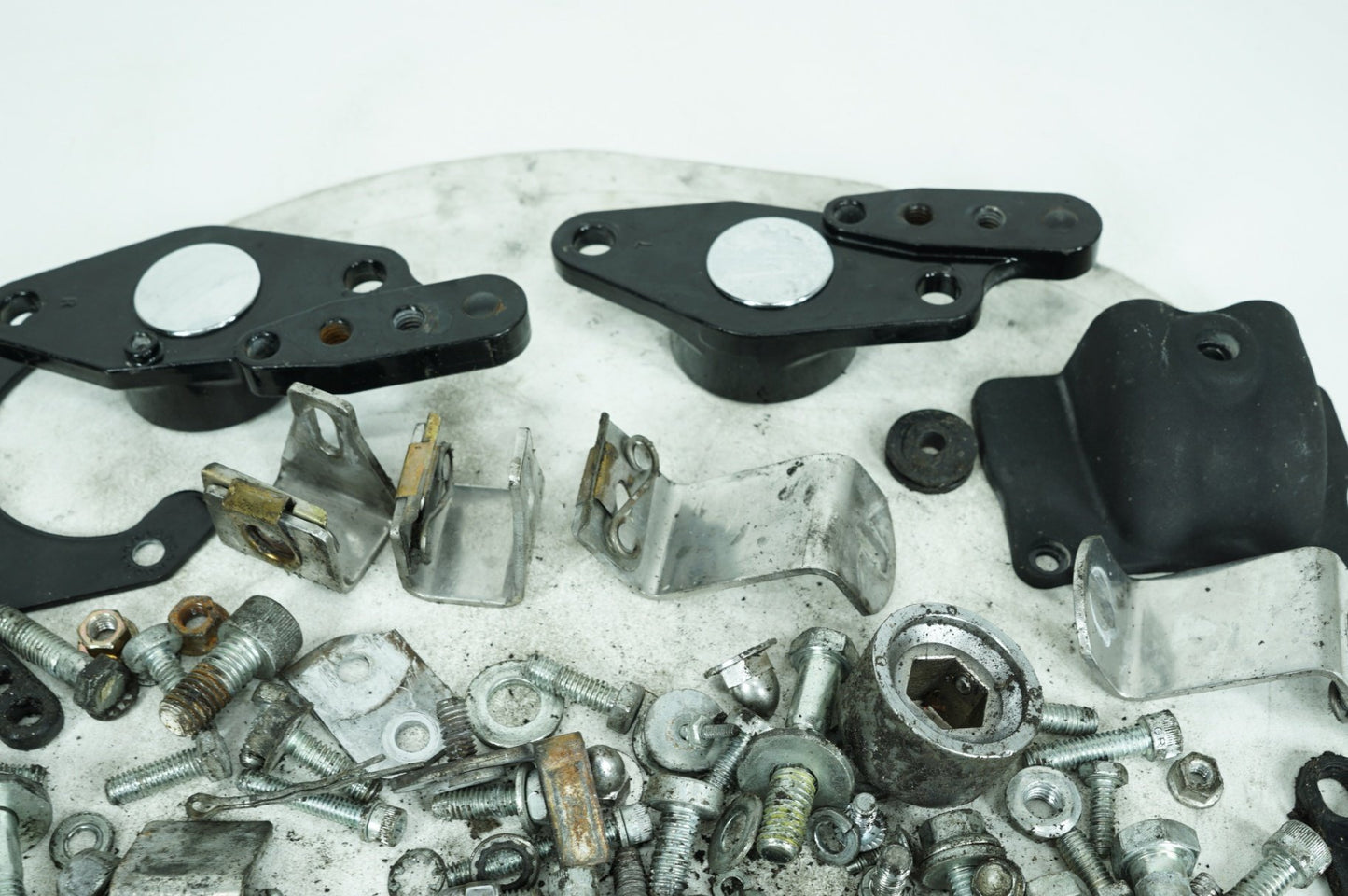 2000 - 2006 Harley-Davidson Touring Road King Custom Hardware Bolts Nuts & Brackets w/ Left Right Swingarm Brackets