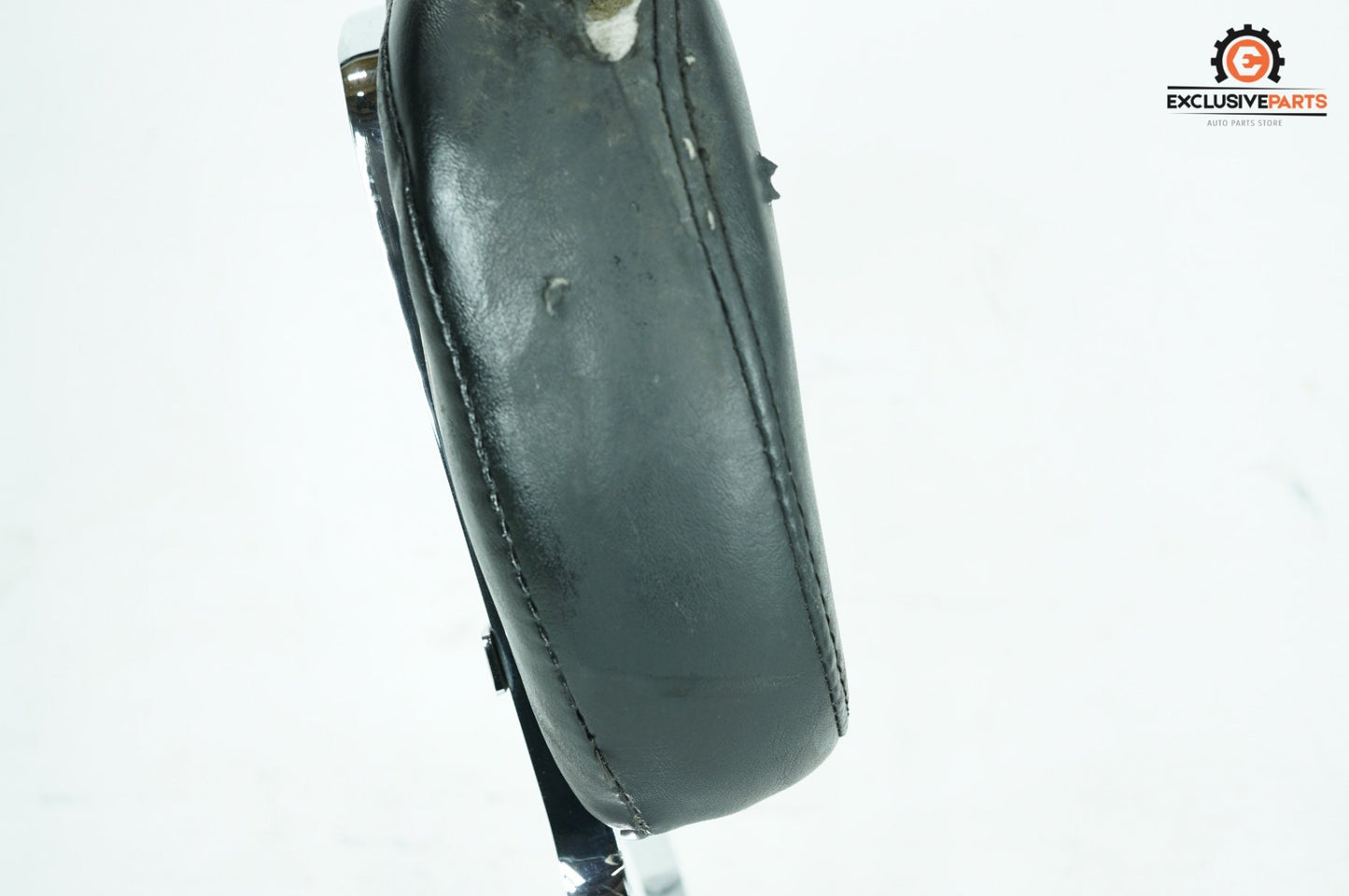 2000 - 2006 Harley-Davidson Softail Heritage Classic Rear Sissy Bar w/ Backrest Cushion Pad 52731-00