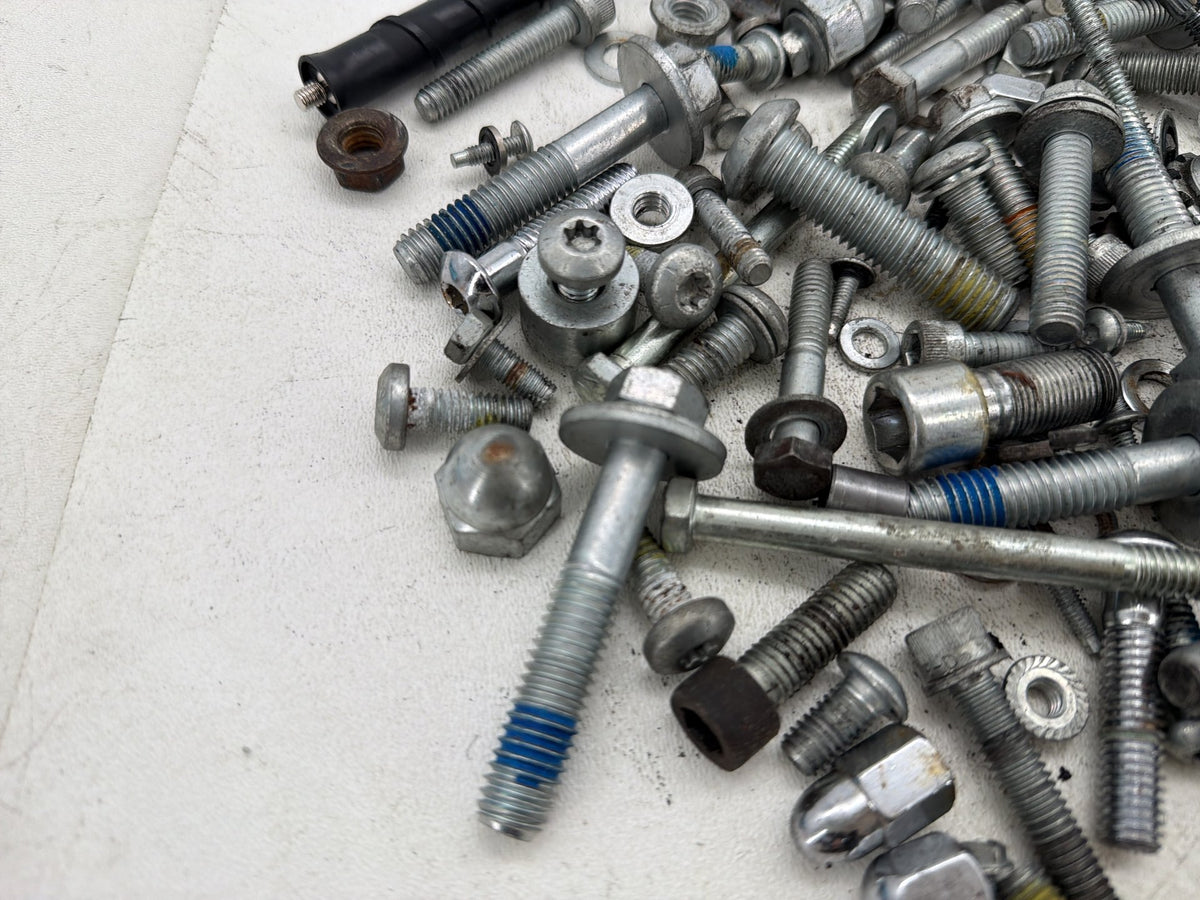 2016 Harley Dyna Fat Bob FXDF 103 OEM Hardware Bolts Nuts & Brackets