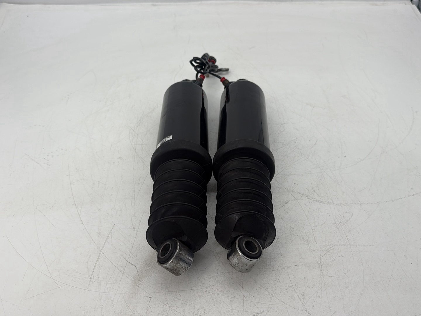 2007 Harley Touring FLHTCU Electra Glide Ultra OEM Rear Left Right Shock Absorbers