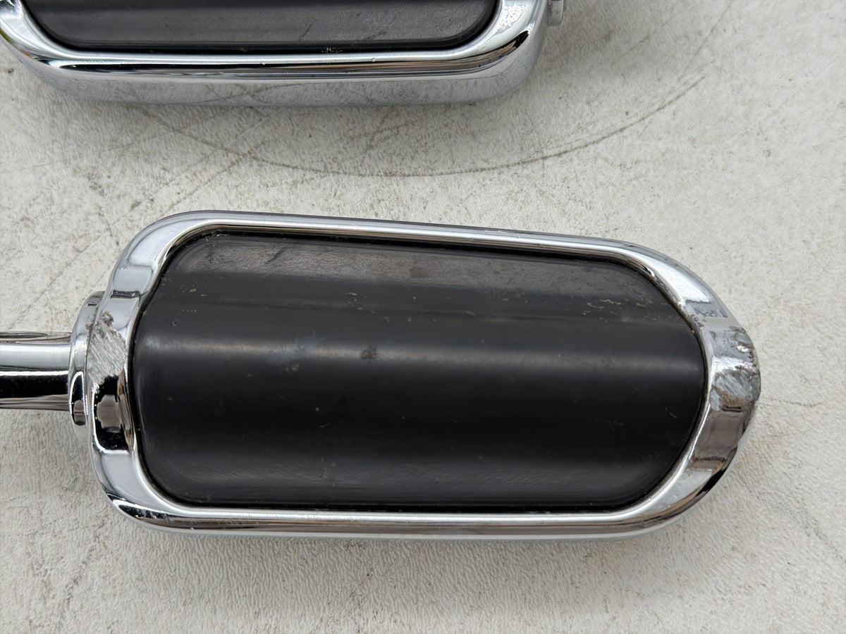 2009 Harley Electra Glide Touring CVO Eagle OEM Left & Right Step Foot Rest Pegs