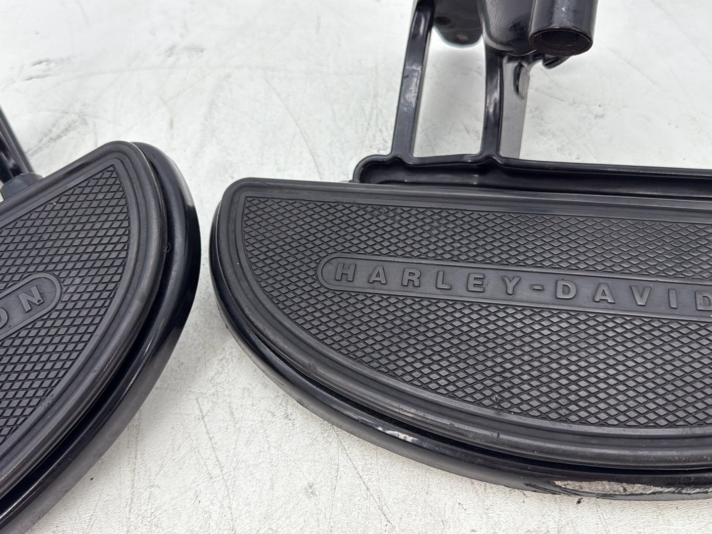2011 Harley Softail FLSTFB Fat Boy OEM Left Right Driver Floorboard Foot Rest