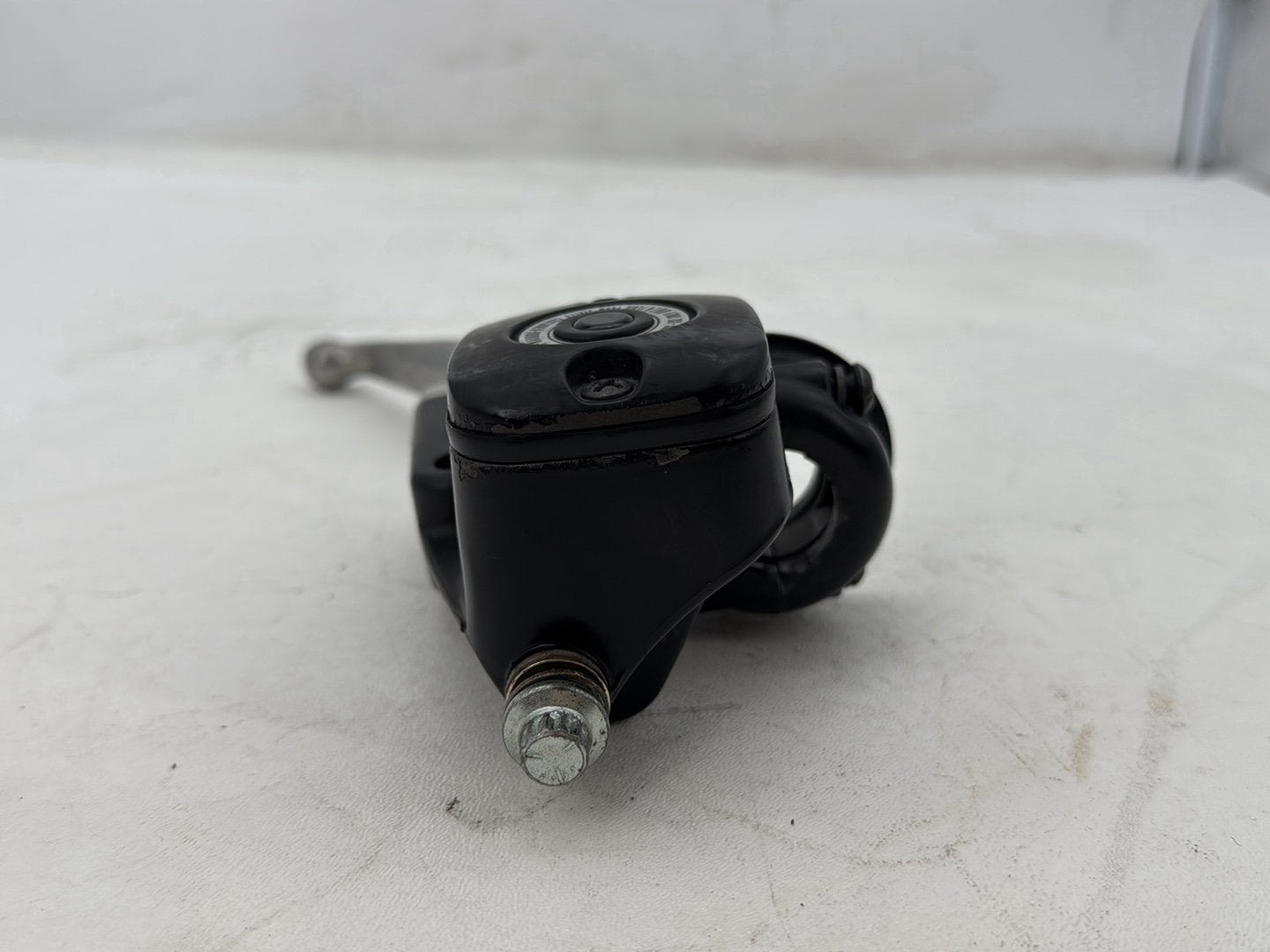 2007 Harley Street Glide Touring FLHX OEM Front Right Brake Lever Master Cylinder