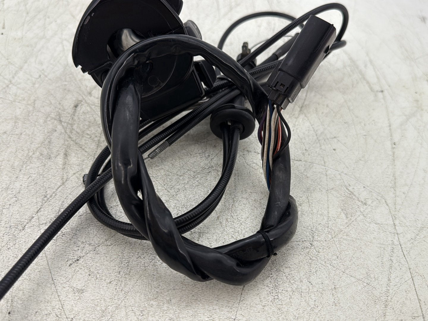 2007 Harley Touring FLHTC Electra Glide Classic OEM Right Engine Start Kill Switches Controls