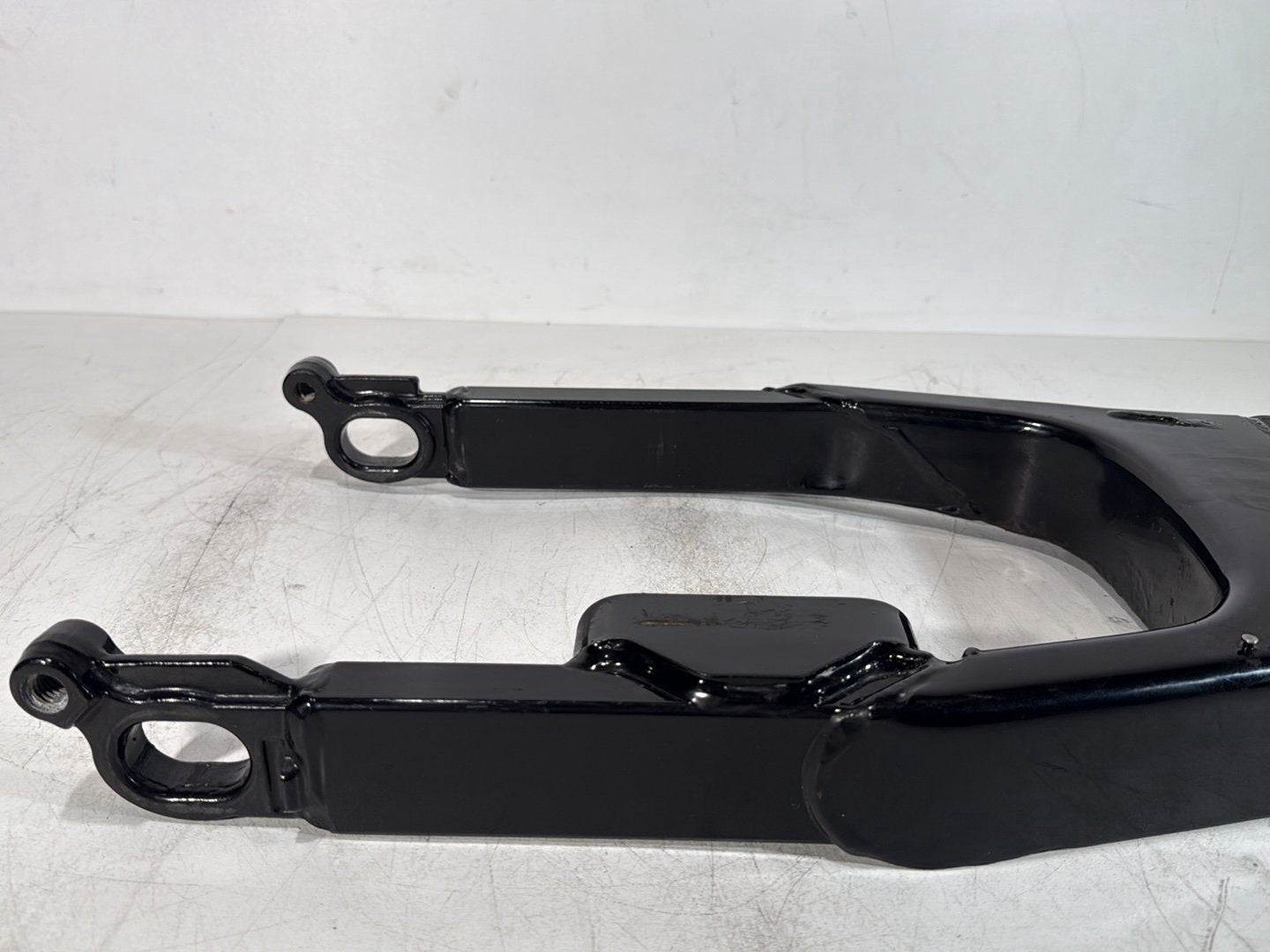 2007 - 2012 Harley-Davidson Touring Electra Glide Ultra Rear Fork Swingarm Swing Arm 	47549-02A