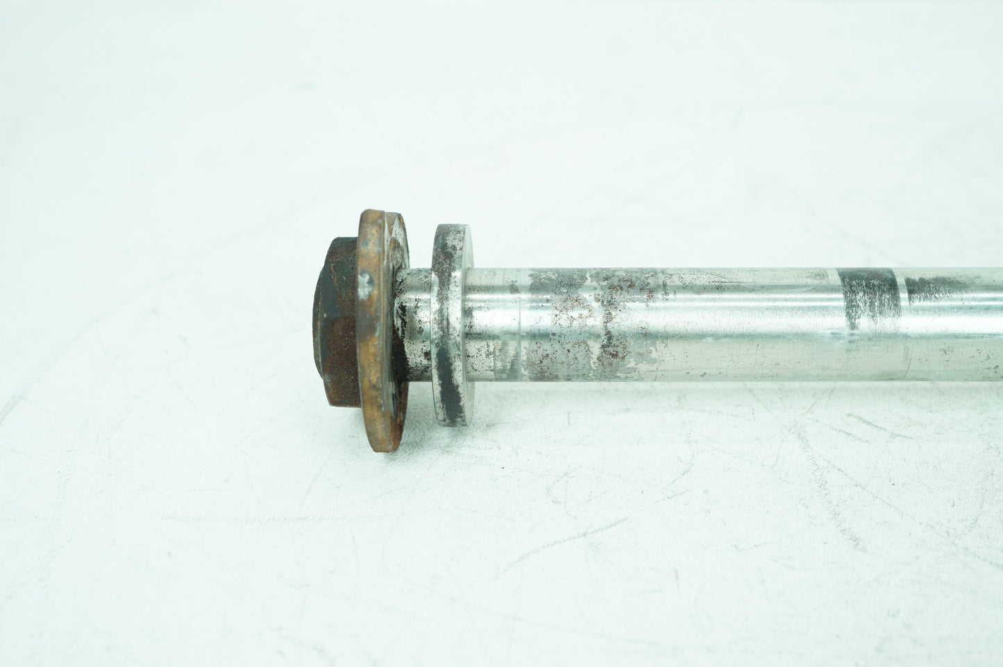 2007 - 2011 Harley-Davidson Touring Electra Glide Ultra Rear Wheel Axle Bolt Shaft 41056-09