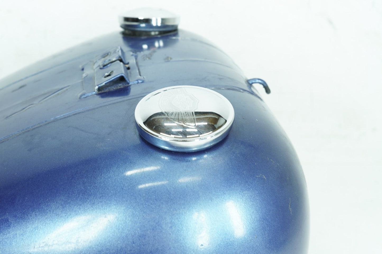 1999 - 2006 Harley-Davidson Softail Heritage Classic Fuel Gas Tank Gasoline Reservoir 62180-00D