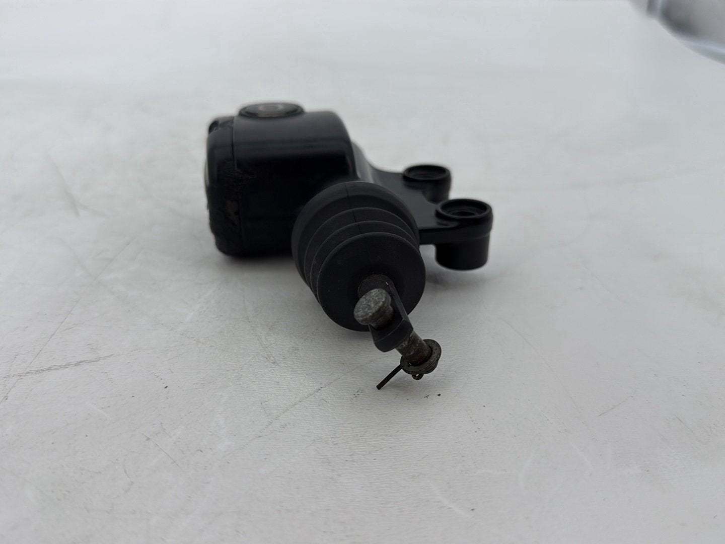 2008 Harley Touring FLHTCU Electra Glide Ultra OEM Rear Brake Master Cylinder Reservoir