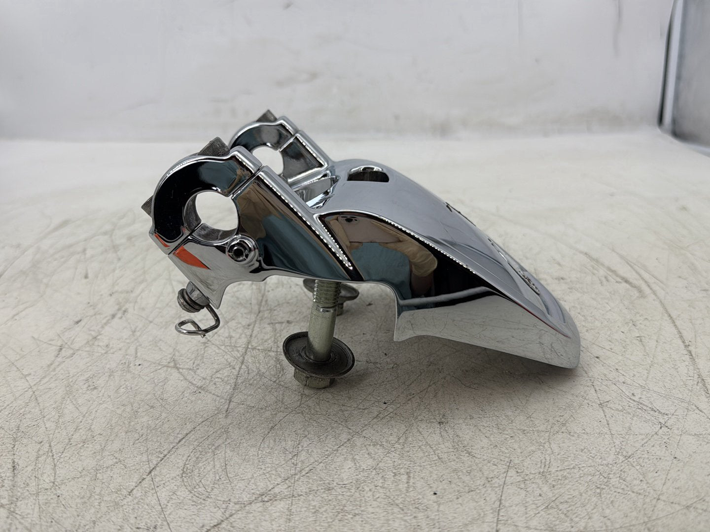 2015 Harley Dyna Low Rider FXDL OEM Front Handlebar Riser Top Clamp Chrome