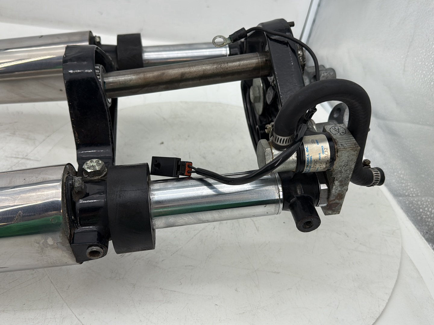 1995 Harley Touring FLHTCI Electra Glide Classic OEM Front Triple Tree Set & LH RH Fork Legs Sliders