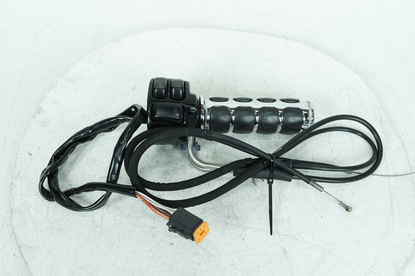 1999 - 2006 Harley-Davidson Dyna Super Glide Right Engine Start Kill Switches Controls  	71589-96B