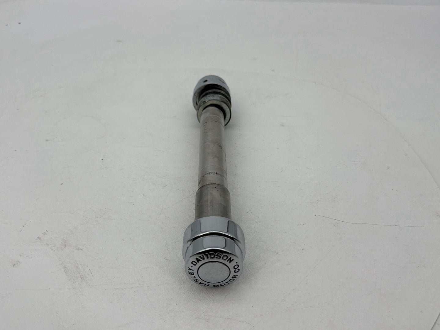 1999 - 2006 Harley-Davidson Dyna Low Rider Front Wheel Axle Bolt Shaft 43758-04